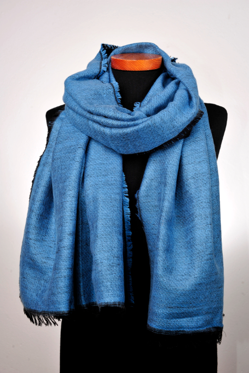Dubbelgeweven sjaal in 2 kleuren jeansblauw-zwart DG030 1 Dubbelgeweven sjaal in 2 kleuren jeansblauw-zwart