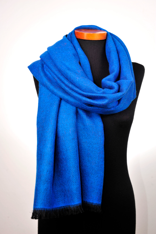 Dubbelgeweven sjaal in 2 kleuren kobaltblauw-zwart DG010 2 Dubbelgeweven sjaal in 2 kleuren kobaltblauw-zwart