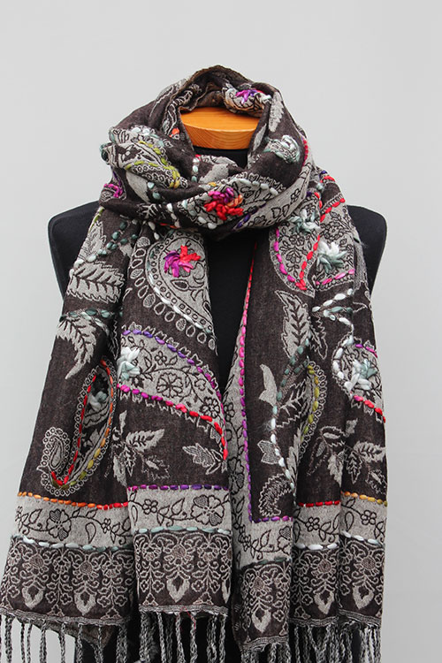 Geborduurde-sjaal-donkerbruin-paisley