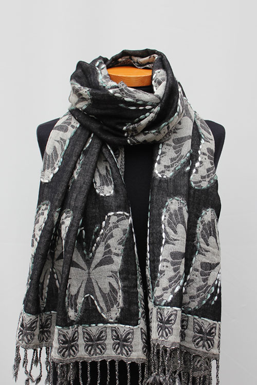 Geborduurde-sjaal-en-omslagdoek-Zwartgrijs-Vlinder