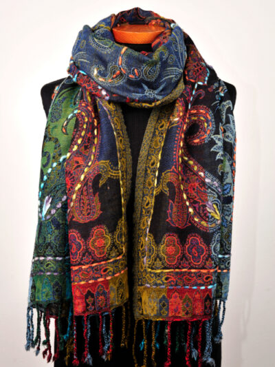 Wollen-geborduurde-sjaal-en-omslagdoek-multicolor-paisley