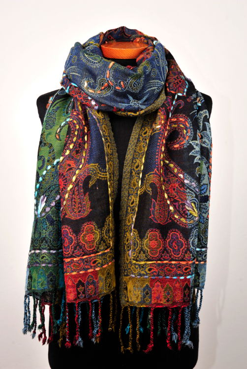 Wollen-geborduurde-sjaal-en-omslagdoek-multicolor-paisley-BW071-1 Wollen-geborduurde-sjaal-en-omslagdoek-multicolor-paisley