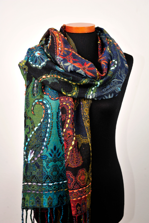 Wollen-geborduurde-sjaal-en-omslagdoek-multicolor-paisley-BW071-2 Wollen-geborduurde-sjaal-en-omslagdoek-multicolor-paisley