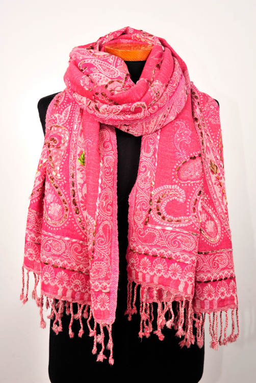 Wollen-geborduurde-sjaal-en-omslagdoek-roze-paisley-BW037-1 Wollen-geborduurde-sjaal-en-omslagdoek-roze-paisley