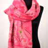 Wollen-geborduurde-sjaal-en-omslagdoek-roze-paisley-BW037-2 Wollen-geborduurde-sjaal-en-omslagdoek-roze-paisley