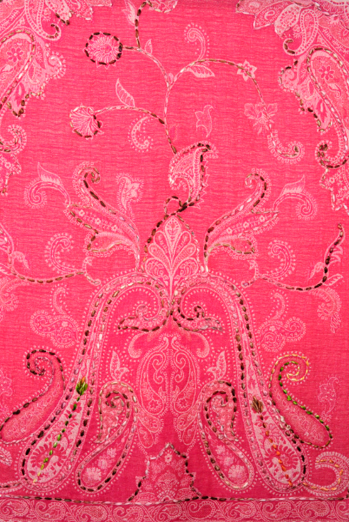 Wollen-geborduurde-sjaal-en-omslagdoek-roze-paisley-BW037-3 Wollen-geborduurde-sjaal-en-omslagdoek-roze-paisley